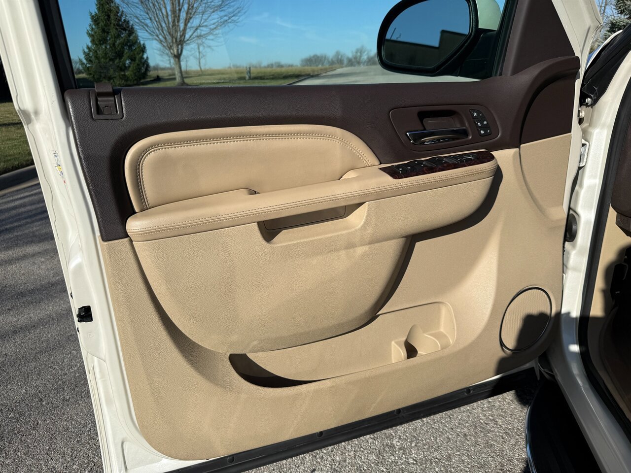 Used 2012 GMC Yukon Denali image 39