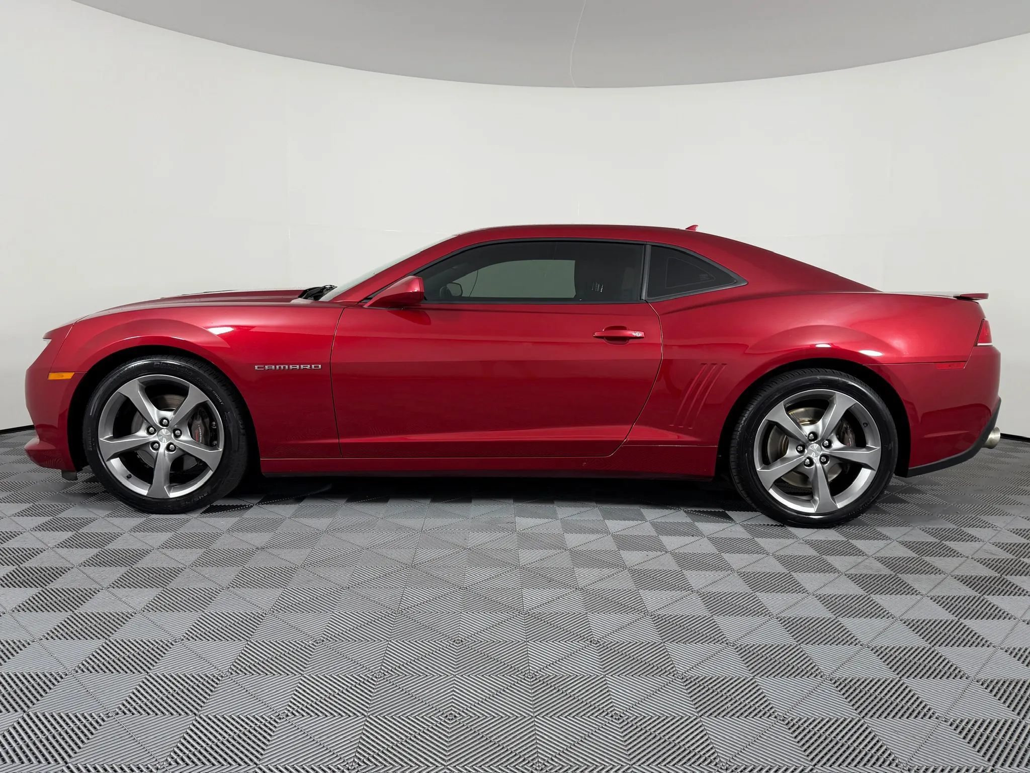 Used 2014 Chevrolet Camaro SS w/ RS Package RWD image 7