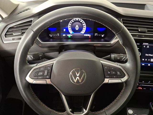 Used 2022 Volkswagen Tiguan SE image 19