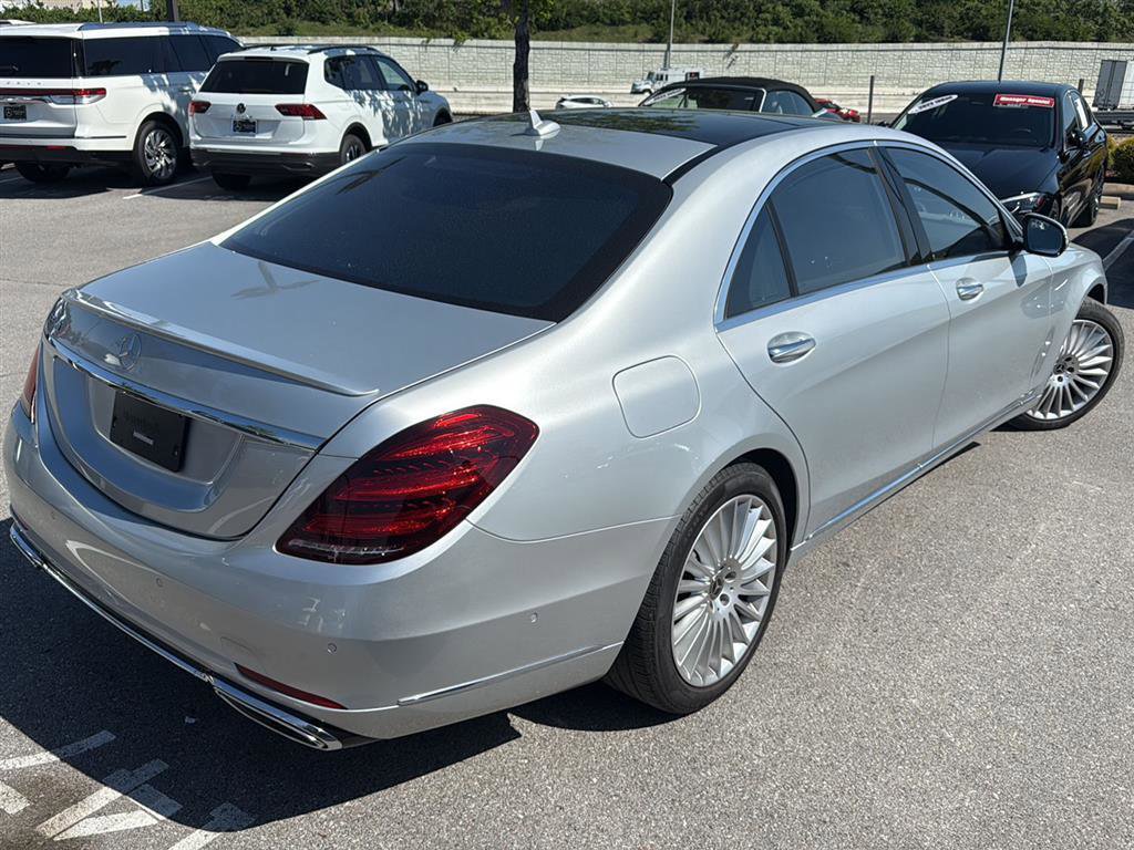 Used 2019 Mercedes-Benz S 560 Sedan image 4