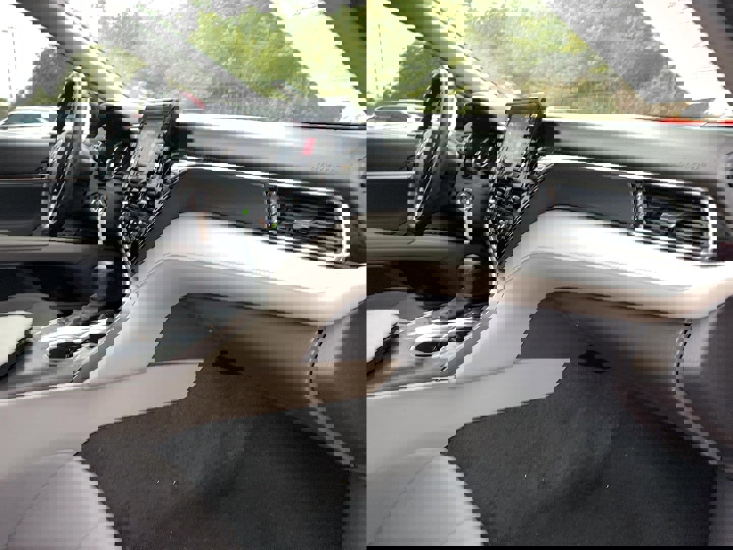 Used 2023 Toyota Camry LE image 23