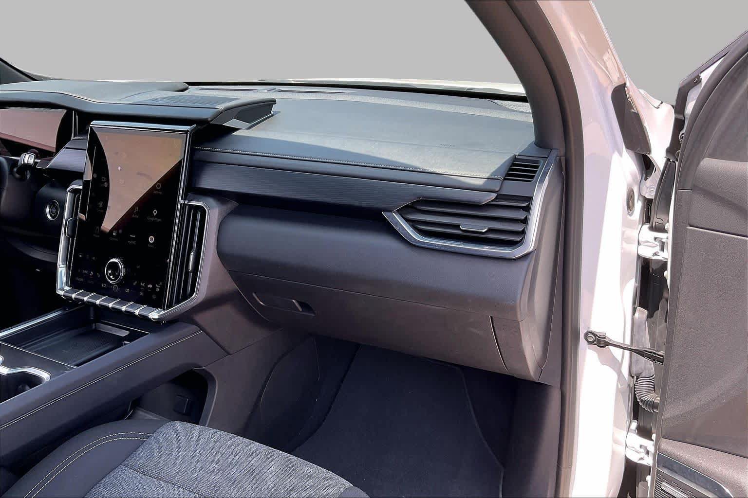 Certified 2025 GMC Acadia Elevation FWD image 18