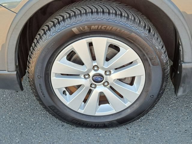 Used 2018 Subaru Outback 2.5i Premium AWD/4WD image 17