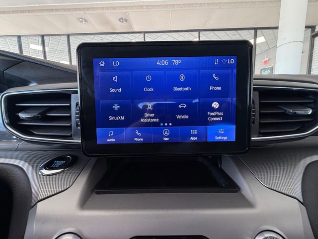 Used 2022 Ford Explorer XLT w/ Equipment Group 202A AWD/4WD image 21