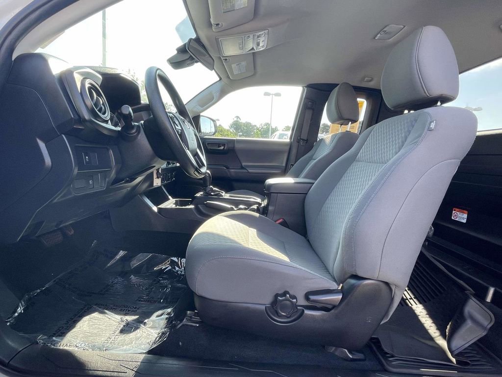 Used 2022 Toyota Tacoma SR RWD image 17