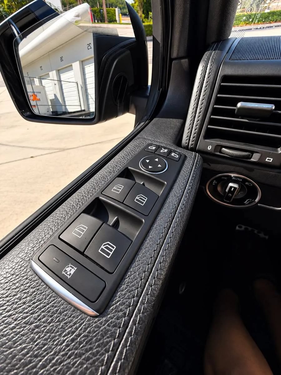 Used 2016 Mercedes-Benz G 63 AMG 4MATIC image 4