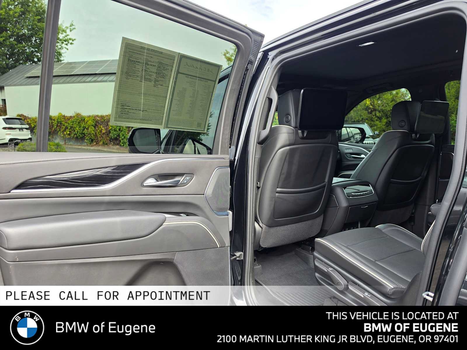 Used 2024 Cadillac Escalade ESV Sport w/ LPO, ONYX Package AWD/4WD image 19