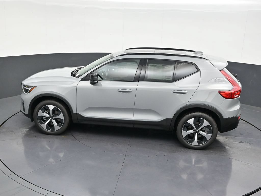 New 2026 Volvo XC40 B5 Plus w/ Protection Package Premier AWD/4WD image 14