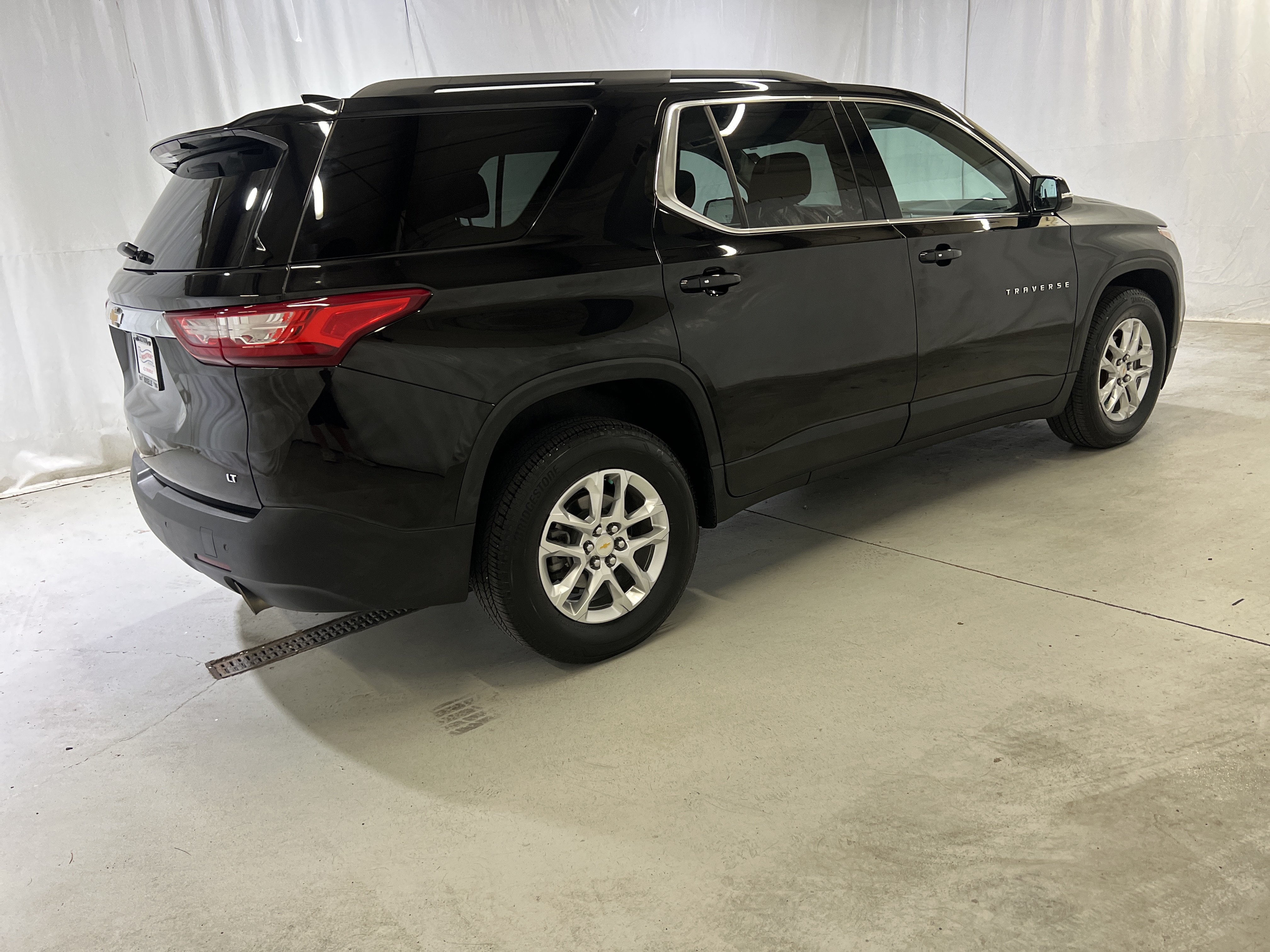 Used 2019 Chevrolet Traverse LT w/ LPO, Floor Liner Package AWD/4WD image 11