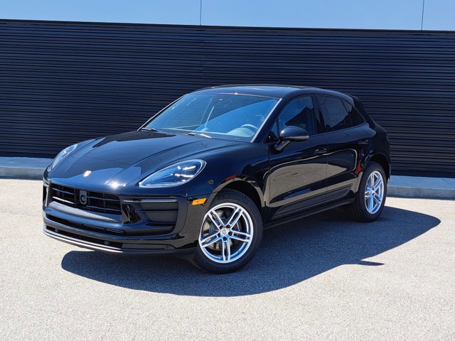 Used 2025 Porsche Macan AWD/4WD image 1