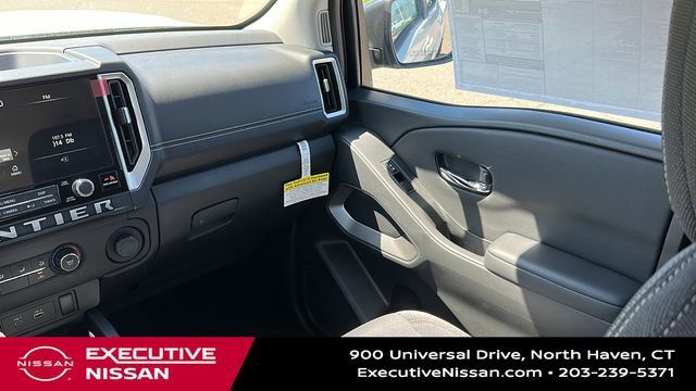 Used 2025 Nissan Frontier SV image 24