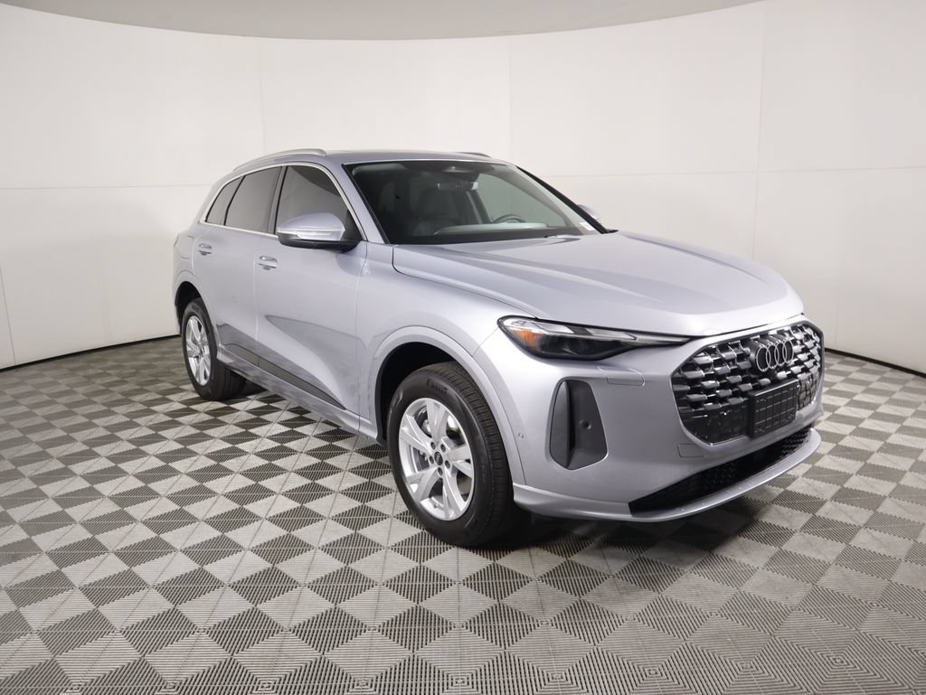 Used 2025 Audi Q5 Premium w/ Convenience Package AWD/4WD image 3