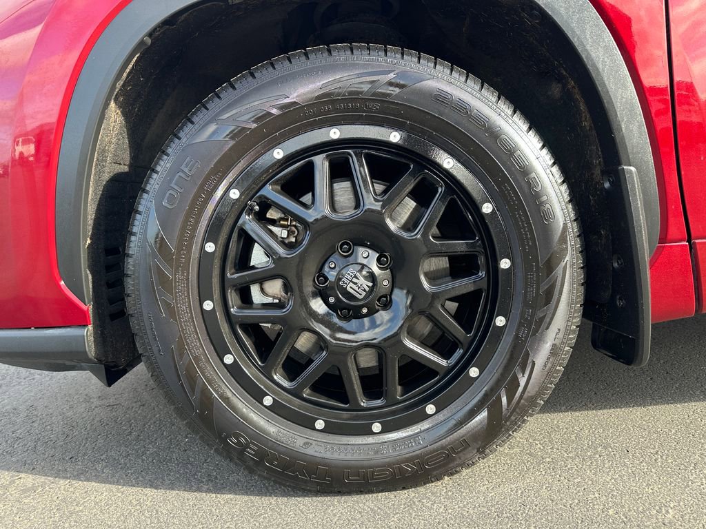 Used 2020 Toyota Highlander LE image 12