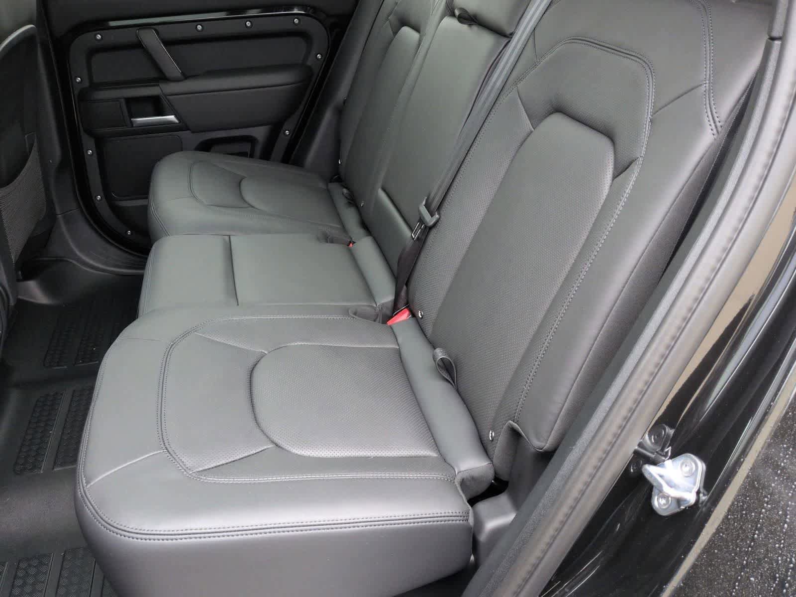 New 2026 Land Rover Defender 110 X-Dynamic SE AWD/4WD image 20