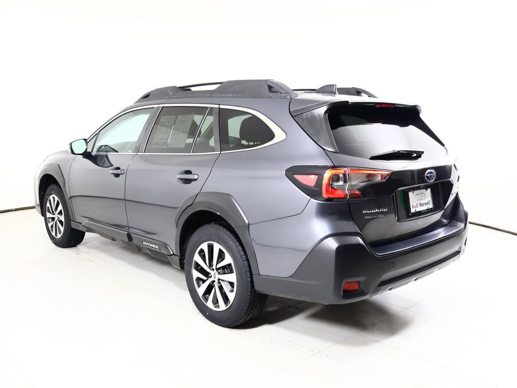 Used 2023 Subaru Outback Premium image 12