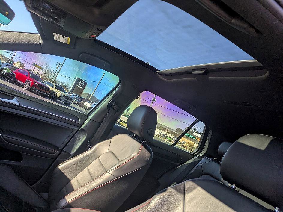 Used 2020 Volkswagen GTI SE image 12