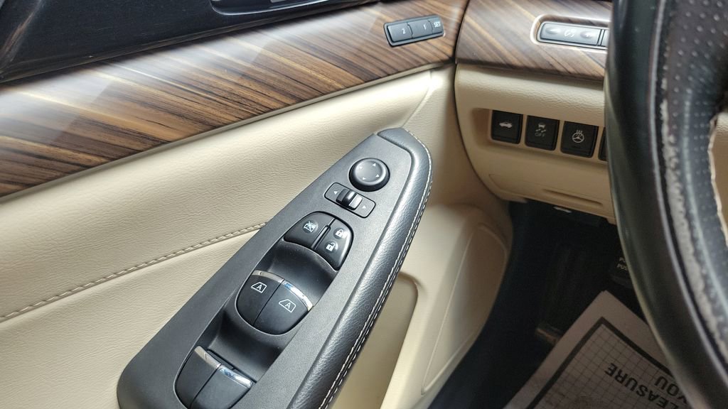 Used 2017 Nissan Maxima Platinum FWD image 20