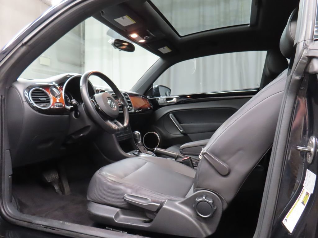 Used 2013 Volkswagen Beetle 2.5 Fender FWD image 12