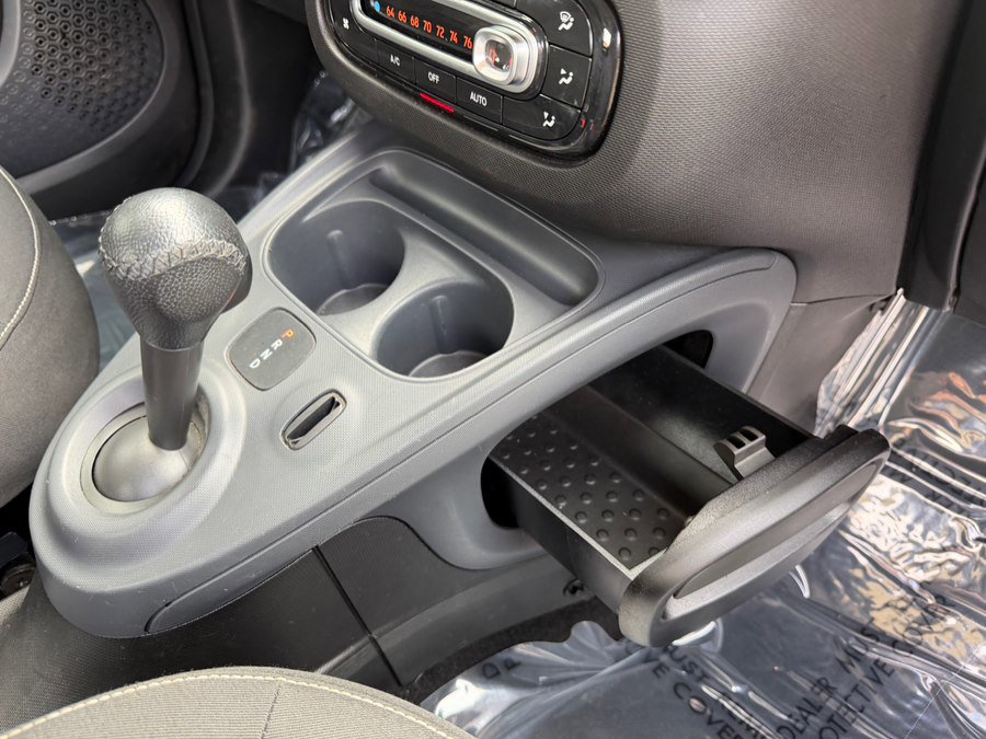 Used 2017 smart fortwo electric drive image 30