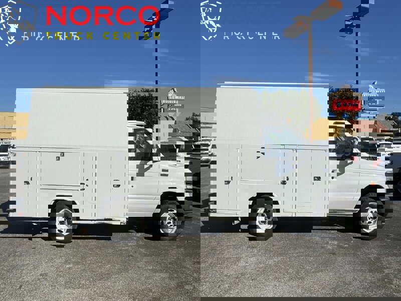 Used 2022 Ford E-350 and Econoline 350 Super Duty w/ Power Windows & Locks Group