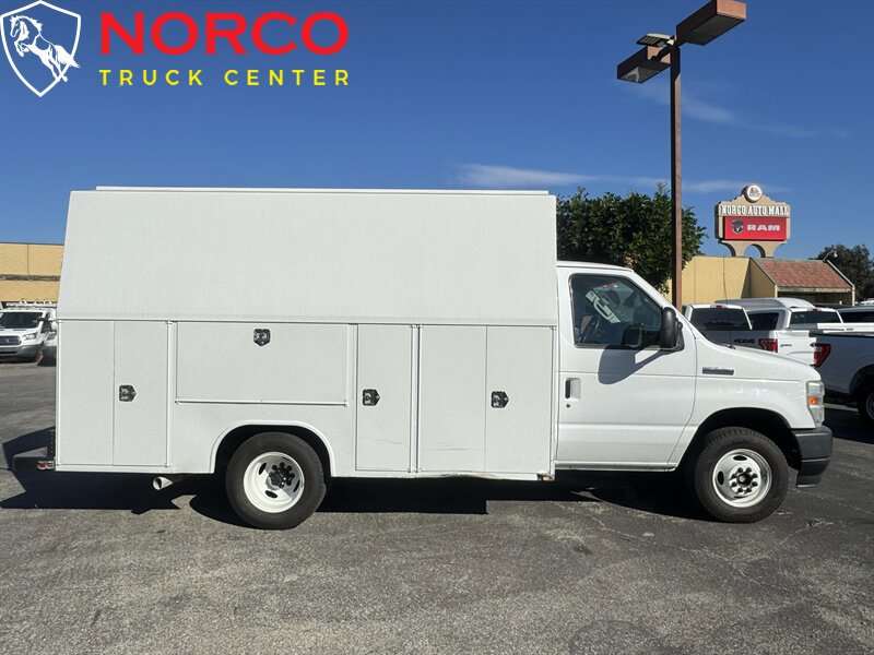 Used 2022 Ford E-350 and Econoline 350 Super Duty w/ Power Windows & Locks Group RWD image 1