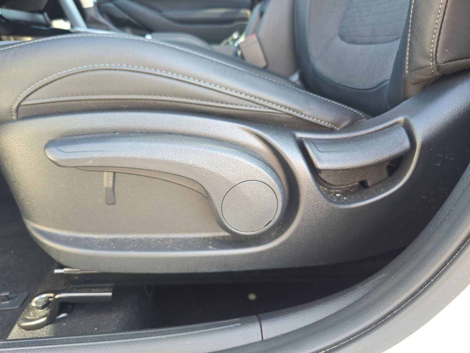 Used 2023 Kia Seltos S w/ Navigation Package image 16