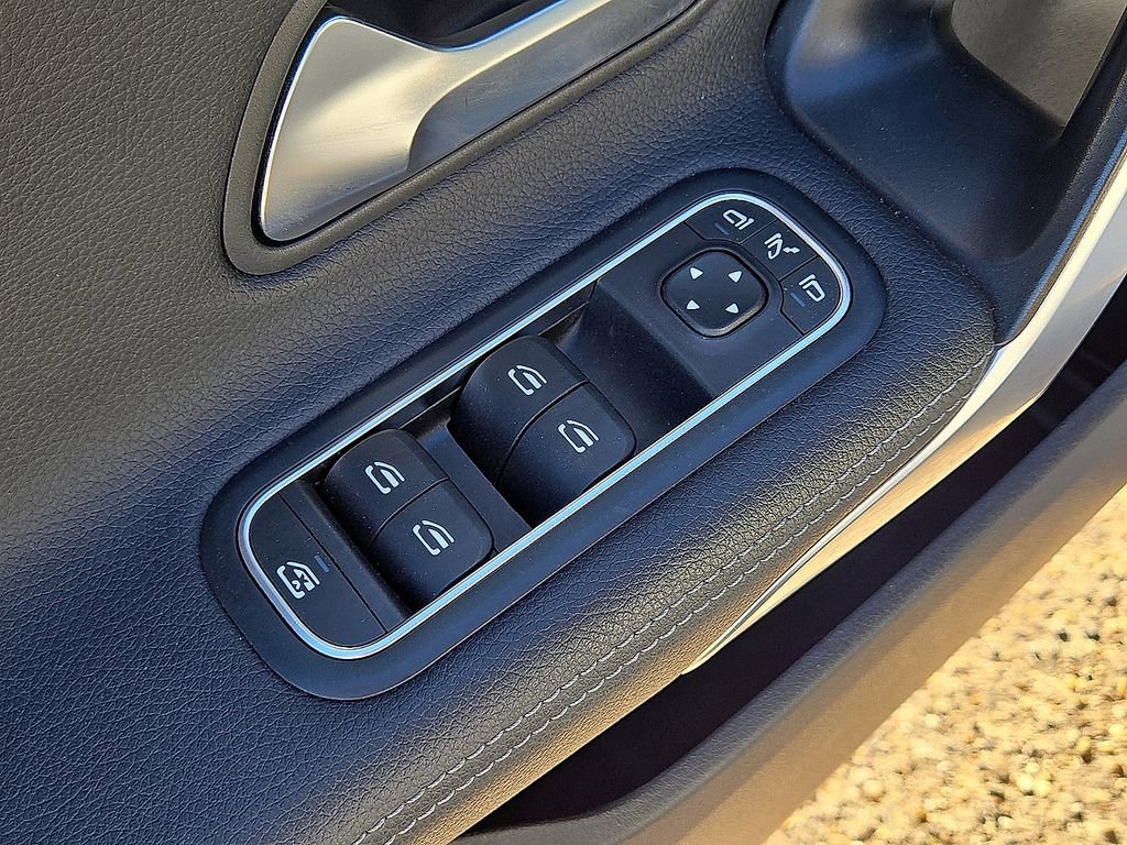 Used 2025 Mercedes-Benz CLA 250 image 21