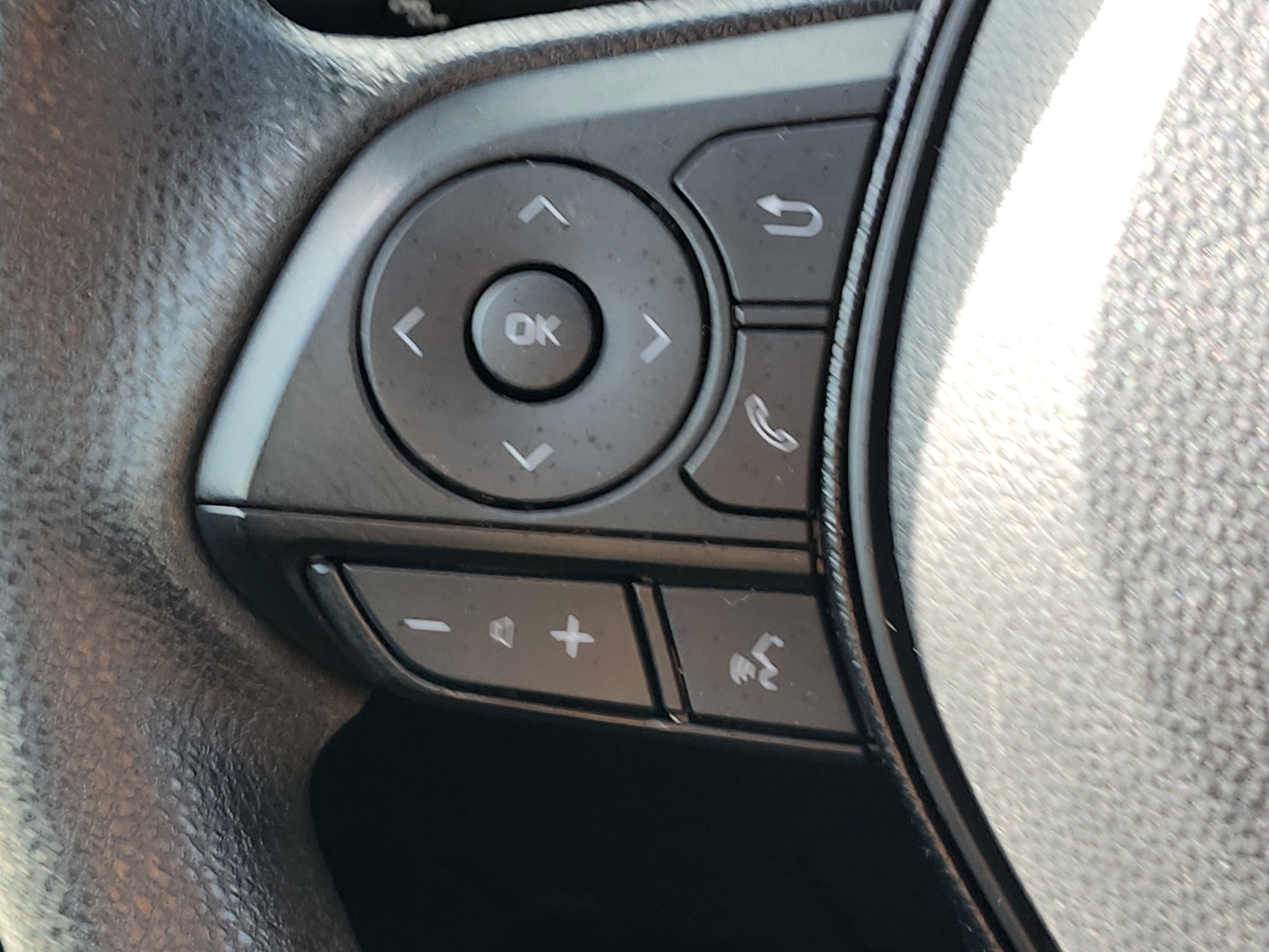 Used 2021 Toyota RAV4 XLE image 31