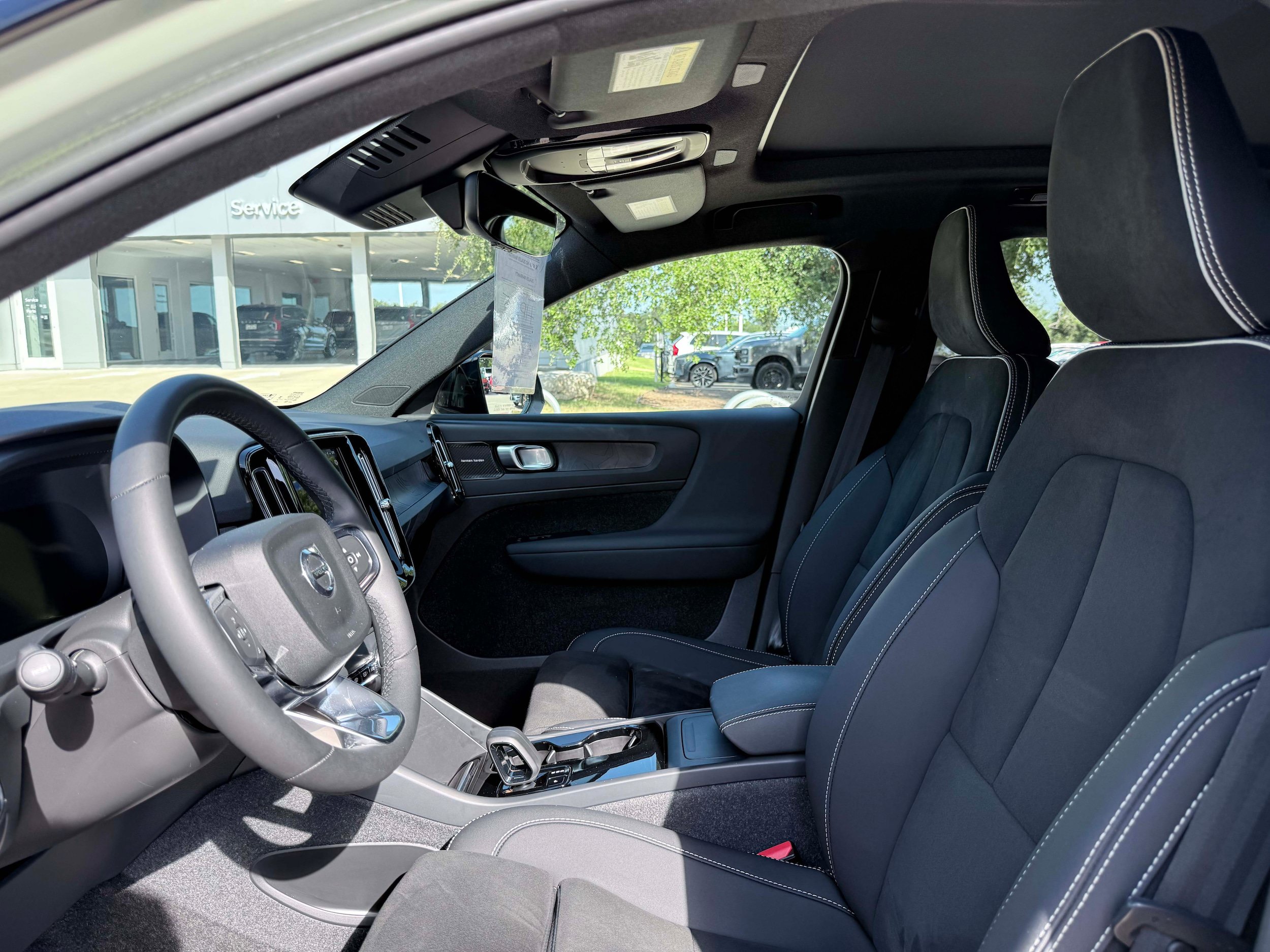Certified 2023 Volvo XC40 Recharge Ultimate AWD/4WD image 12