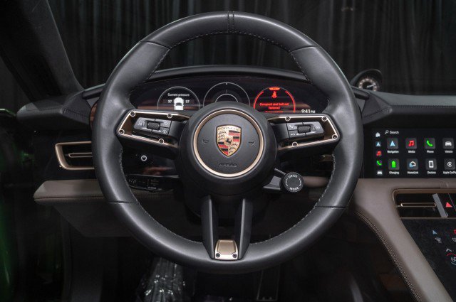 Used 2023 Porsche Taycan image 18