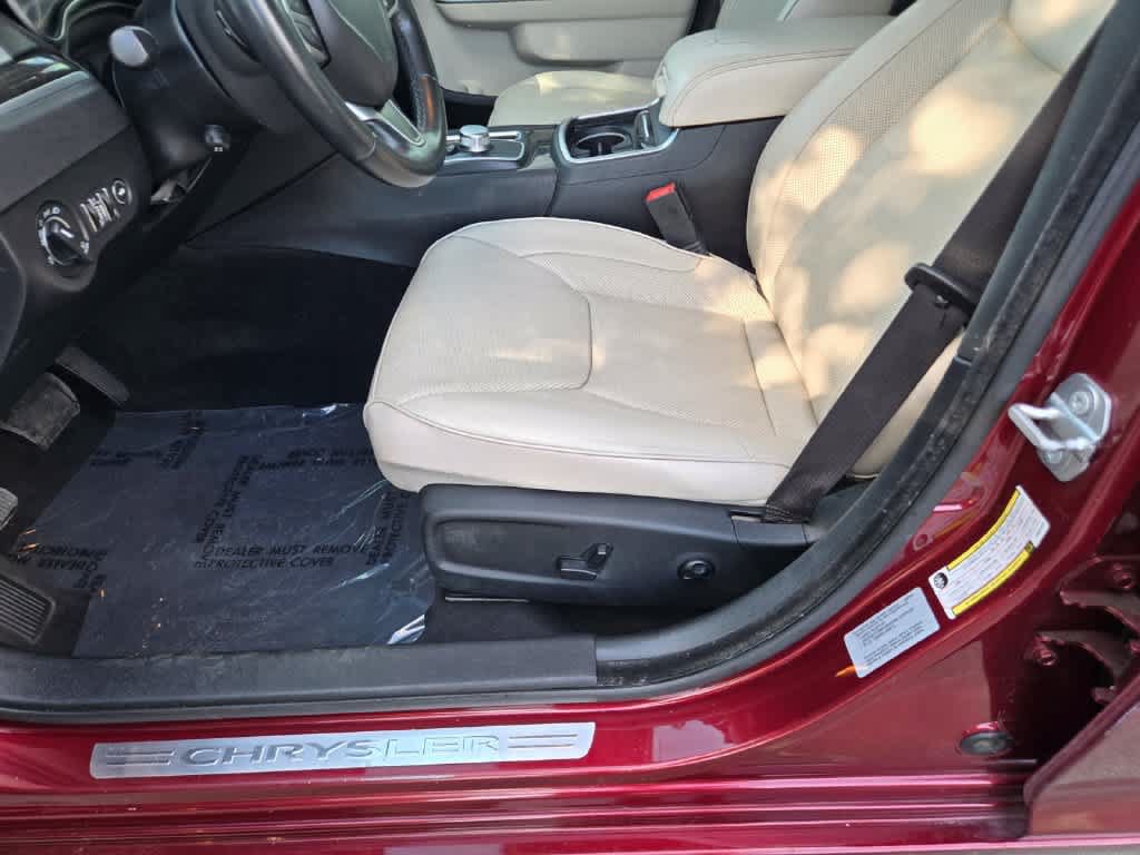 Used 2017 Chrysler 300 C w/ Safetytec Plus Group RWD image 16