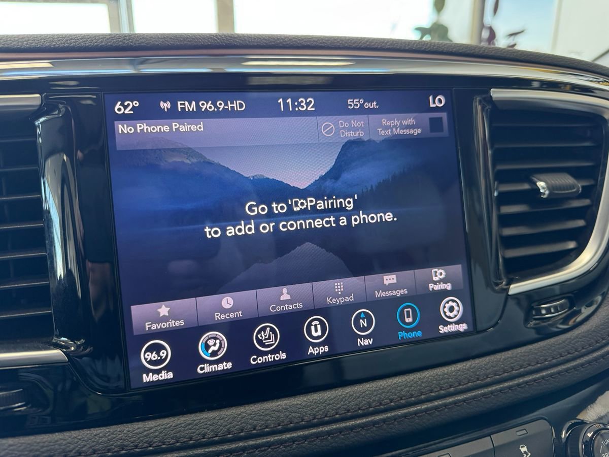 Used 2019 Chrysler Pacifica Limited image 26