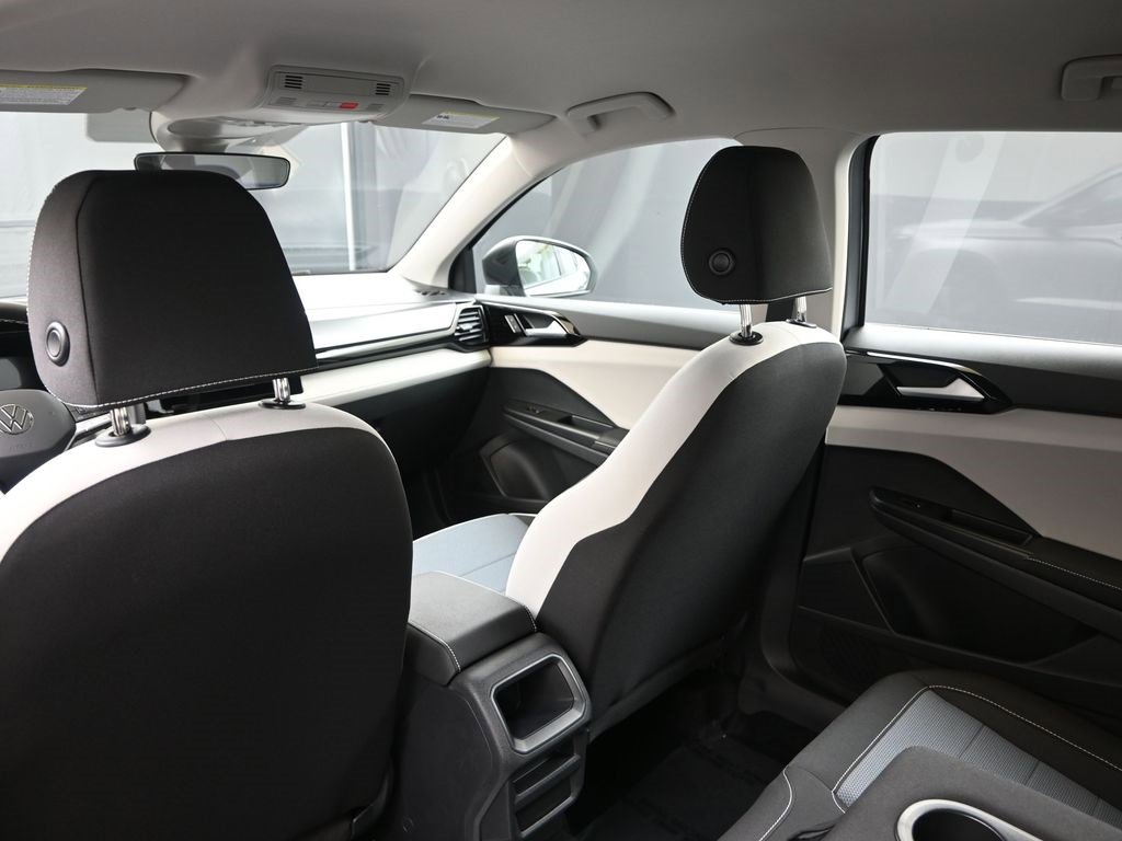 New 2025 Volkswagen Taos S image 19