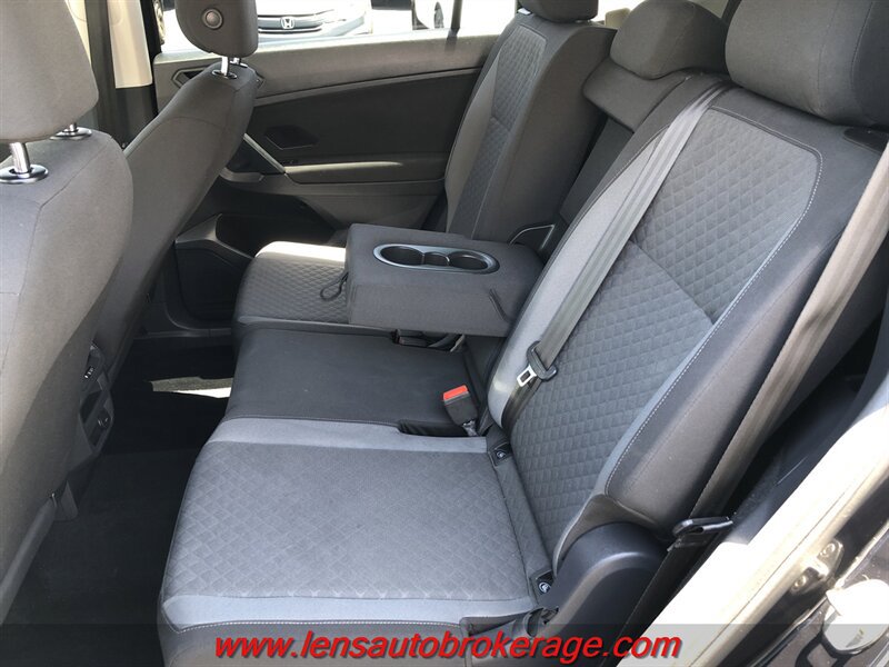 Used 2019 Volkswagen Tiguan S w/ 3rd Row Seat Package AWD/4WD image 17