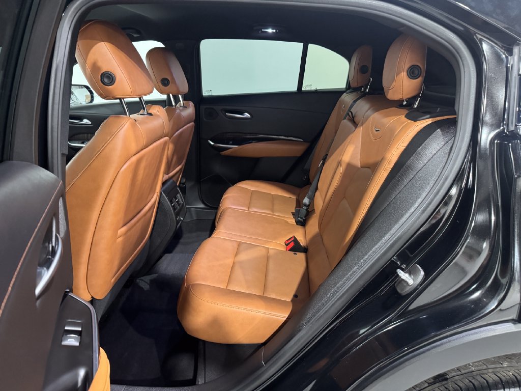 Used 2022 Cadillac XT4 Premium Luxury w/ Enhanced Visibility Package AWD/4WD image 19