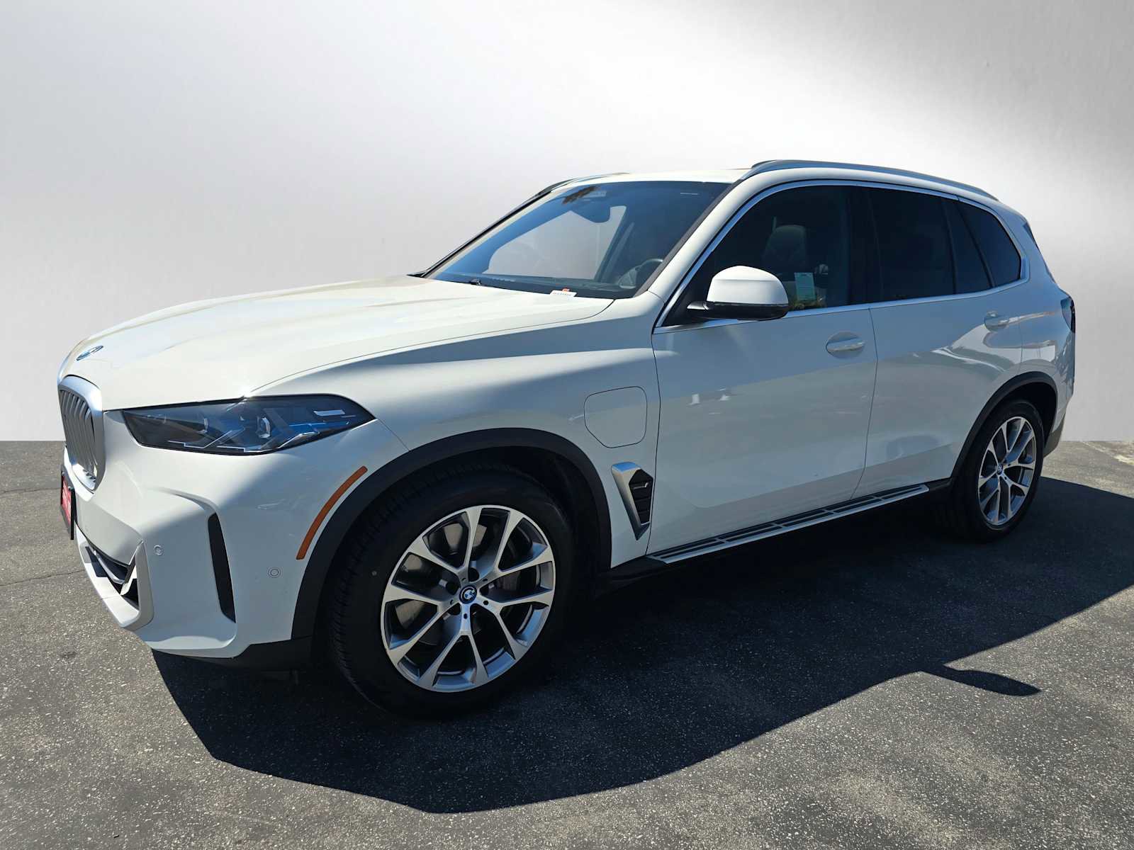 Used 2024 BMW X5 xDrive50e AWD/4WD image 7