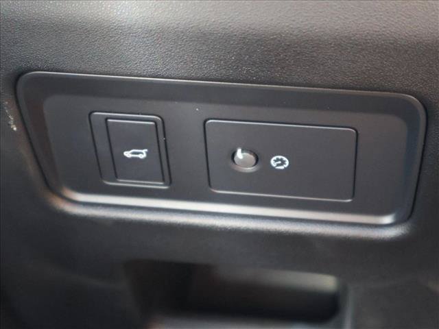 Used 2020 Land Rover Discovery Landmark AWD/4WD image 17