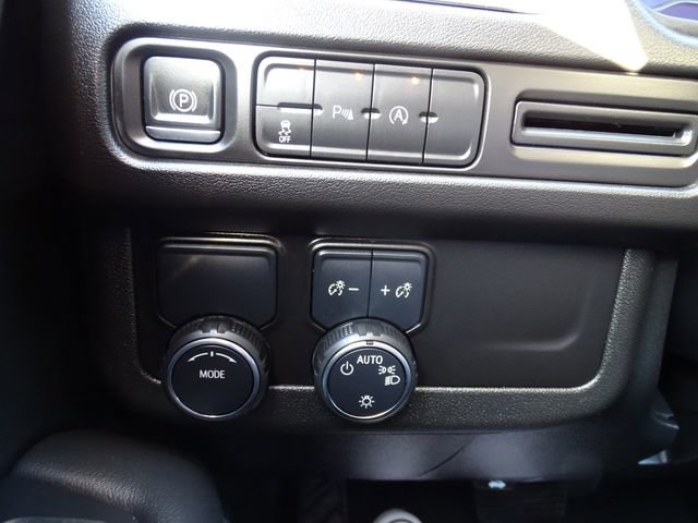 Certified 2024 Chevrolet Suburban LT image 18