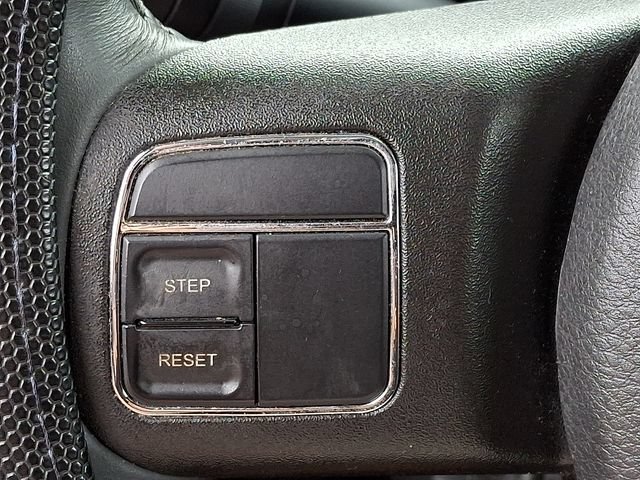 Used 2014 Jeep Compass Latitude AWD/4WD image 18