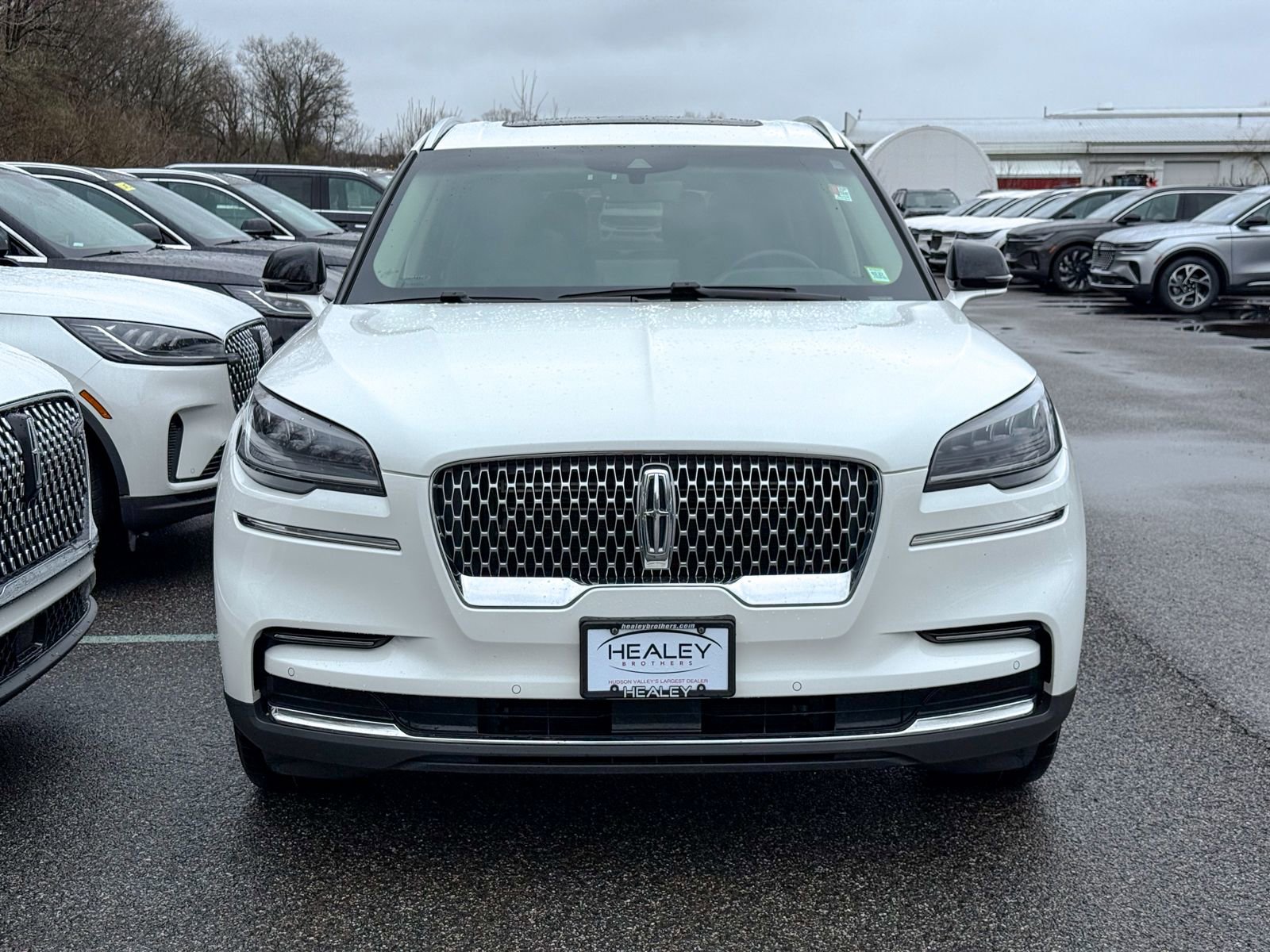 Used 2022 Lincoln Aviator AWD w/ Premium Package image 2