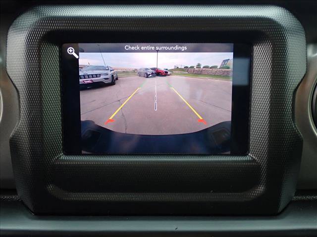 Used 2022 Jeep Gladiator Sport AWD/4WD image 15