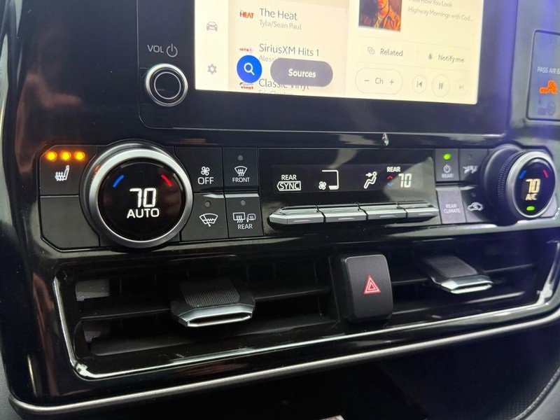 Used 2024 Toyota Highlander XLE image 29