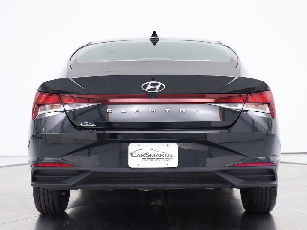 Used 2022 Hyundai Elantra SEL w/ Preferred Accessory Package image 4