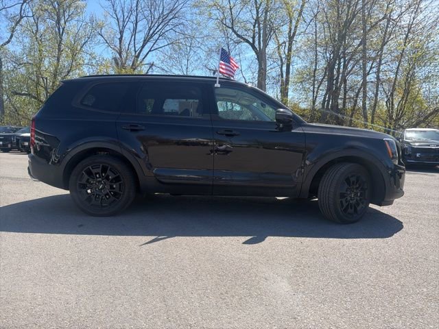 Certified 2022 Kia Telluride SX w/ SX Prestige Package AWD/4WD image 2