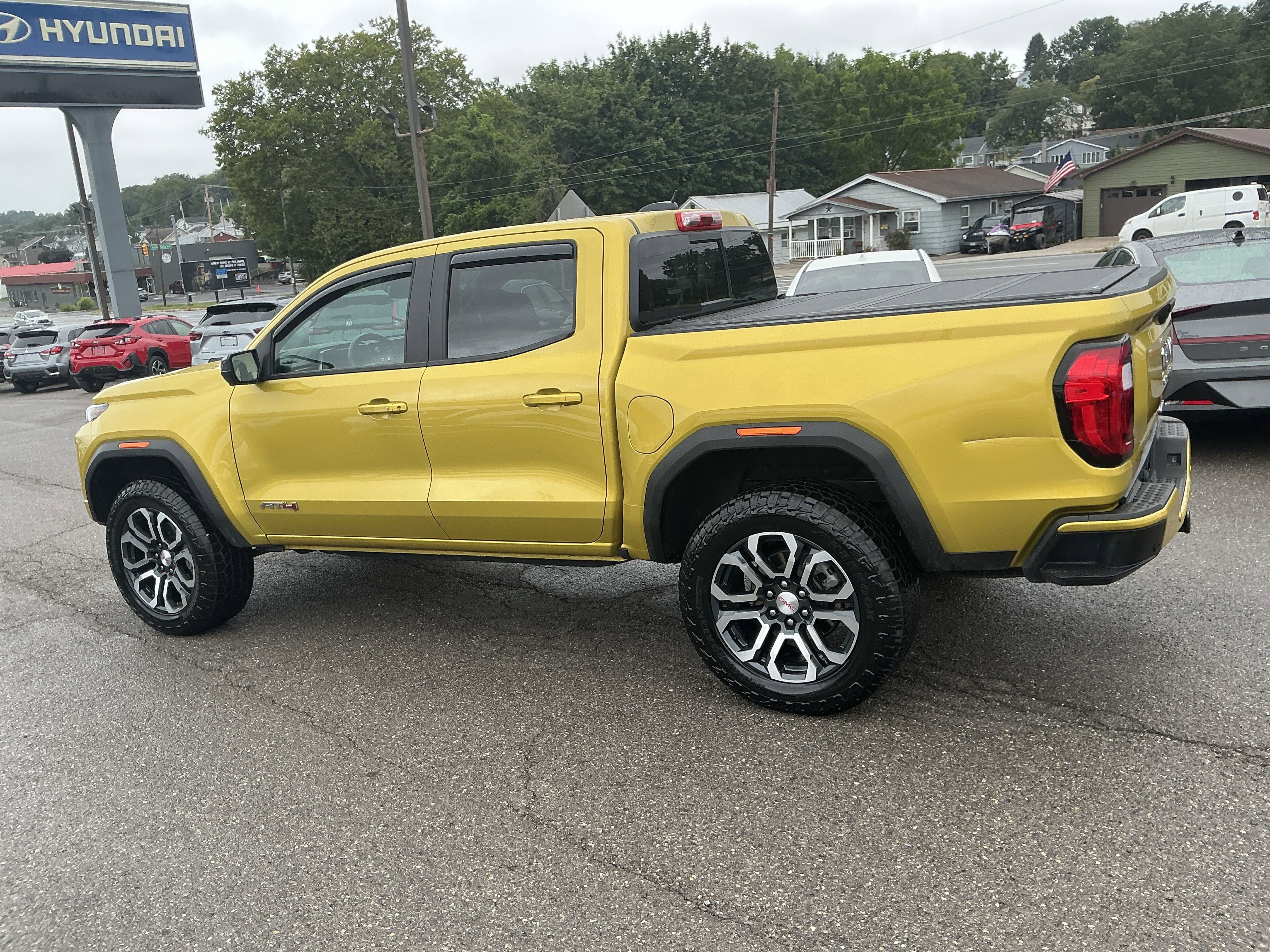 Used 2023 GMC Canyon AT4 w/ Technology Package image 7