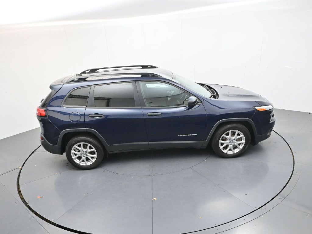 Used 2016 Jeep Cherokee Sport FWD image 23