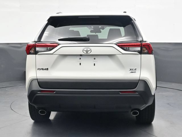 Used 2022 Toyota RAV4 XLE Premium AWD/4WD image 6