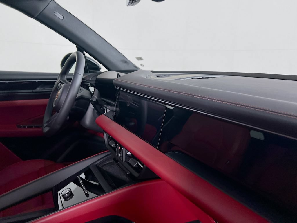 New 2026 Porsche Macan 4 Electric AWD/4WD image 31