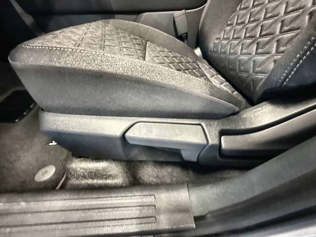 New 2025 Nissan Kicks SV w/ SV Premium Package AWD/4WD image 14
