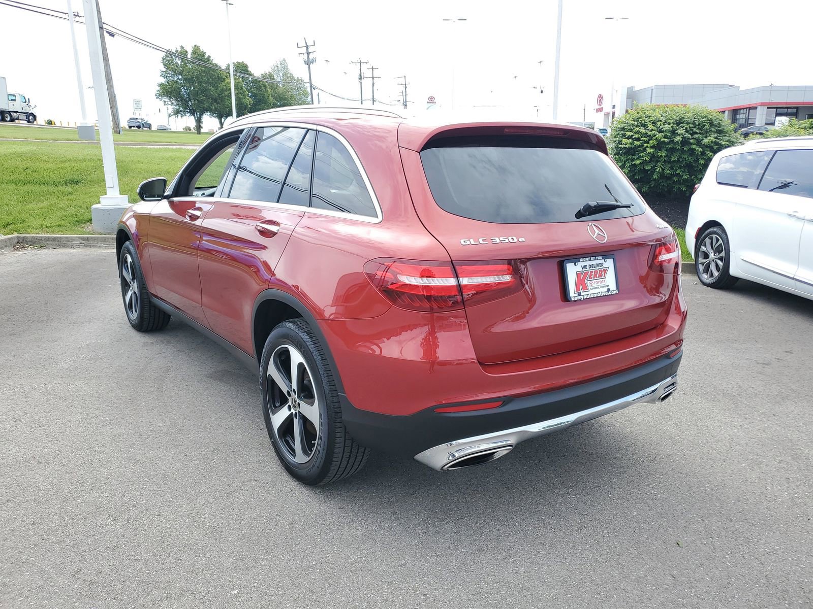 Used 2019 Mercedes-Benz GLC 350e 4MATIC image 3